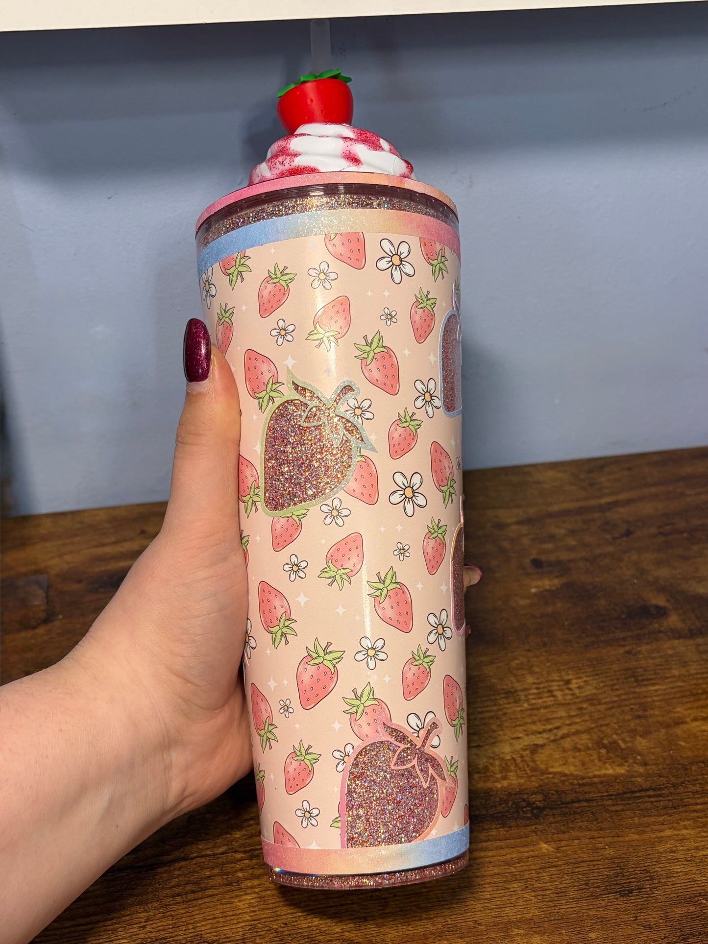 Strawberry Peekaboo - No Globe