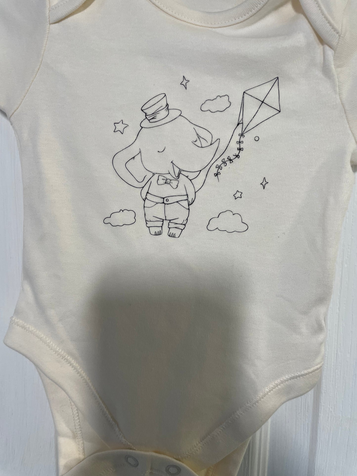 0-3 Months - Elephant Flying Kite