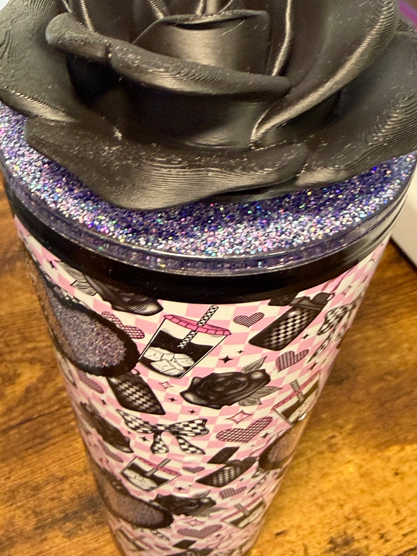 Black Rose Peekaboo - No Globe